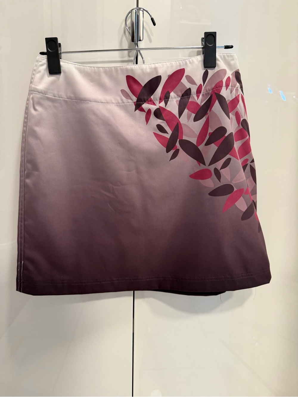 LIJA Ombré Floral Golf Tennis Skort Skirt - Pink Burgundy Gradient - Size 2